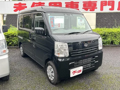 Nissan Clipper Van