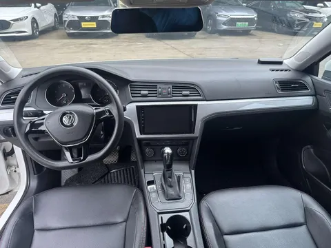 Volkswagen Lamando