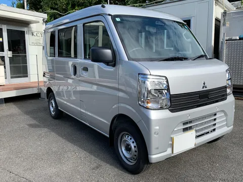Mitsubishi Minicab Van
