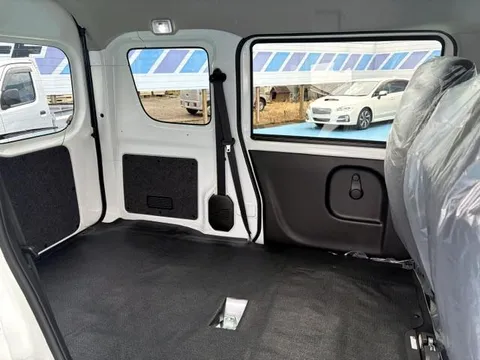 Nissan Clipper Van