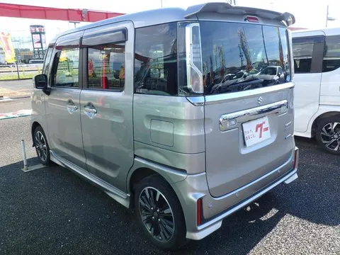 Suzuki Spacia Custom