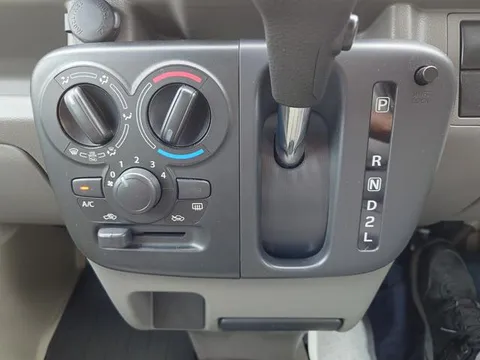 Mitsubishi Minicab Van