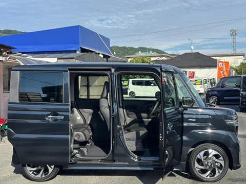 Suzuki Spacia Custom