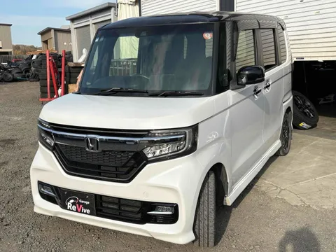 Honda N-BOX Custom