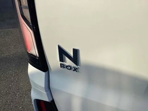 Honda N-BOX Custom