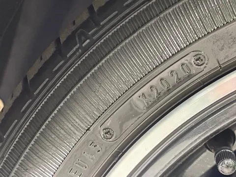 Toyota Pixis Mega