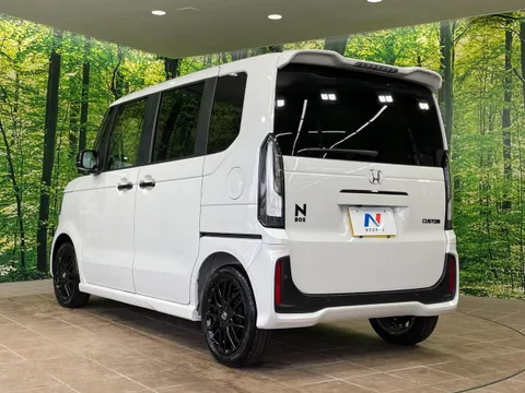 Honda N-BOX Custom
