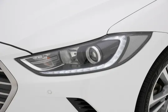 Hyundai Elantra (Avante)