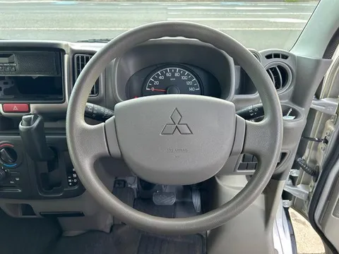 Mitsubishi Minicab Van