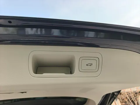 Roewe iMAX8