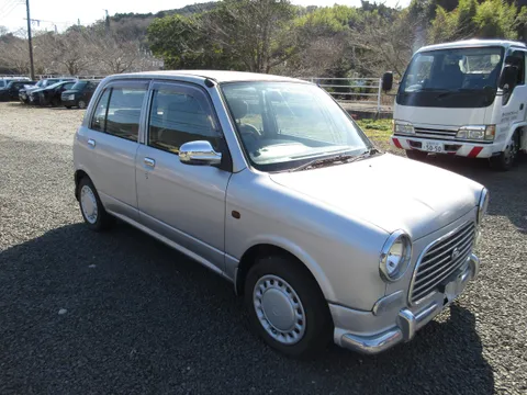 Daihatsu Mira Gino