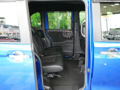 Honda N-BOX Custom