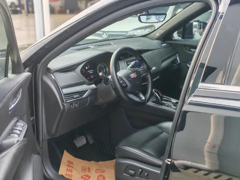 Cadillac XT4