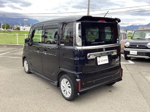 Suzuki Spacia Custom