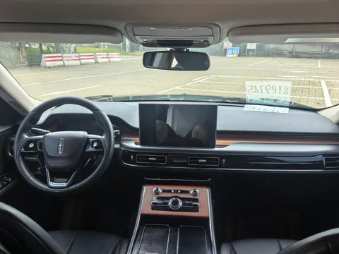 Lincoln Aviator