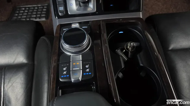 Genesis G90 (EQ900)