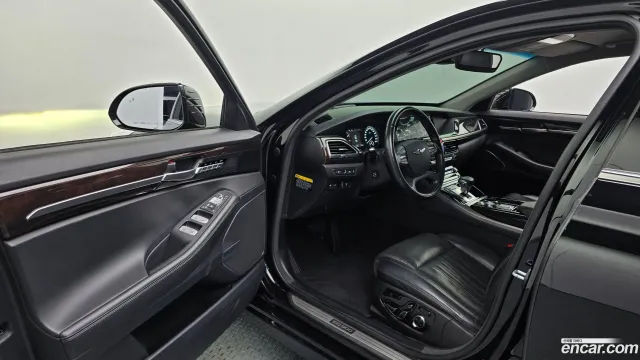 Genesis G90 (EQ900)