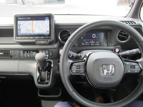 Honda N-BOX Custom