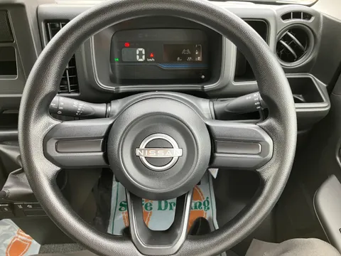 Nissan Clipper Van