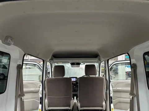Mitsubishi Minicab Van