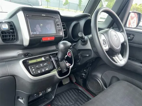 Honda N-BOX Plus