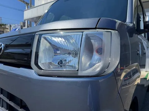 Toyota Pixis Mega