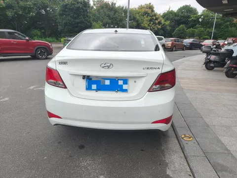 Hyundai Reina