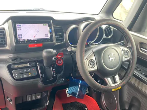 Honda N-BOX Slash