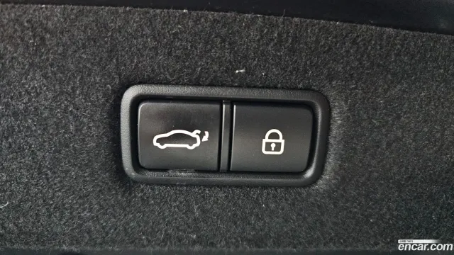 Genesis G90 (EQ900)