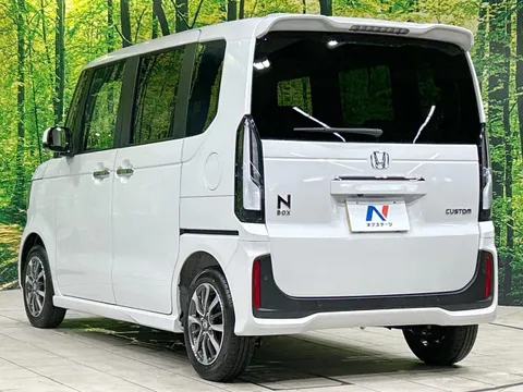 Honda N-BOX Custom