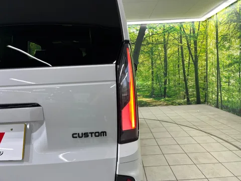 Honda N-BOX Custom