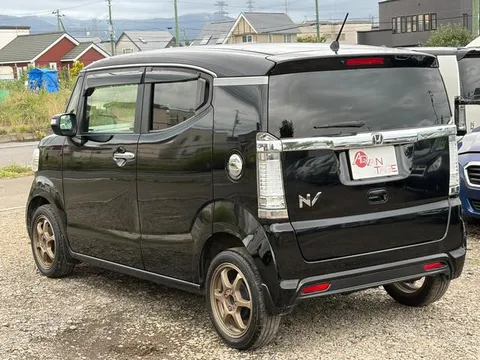 Honda N-BOX Slash