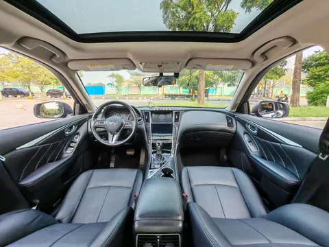 Infiniti Q50L