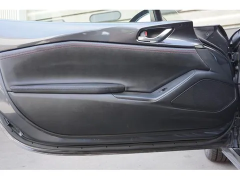 Mazda MX-5 (Roadster)