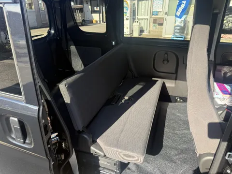 Nissan Clipper Van