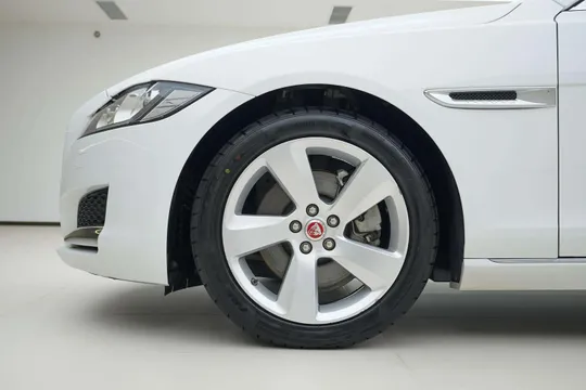Jaguar XFL