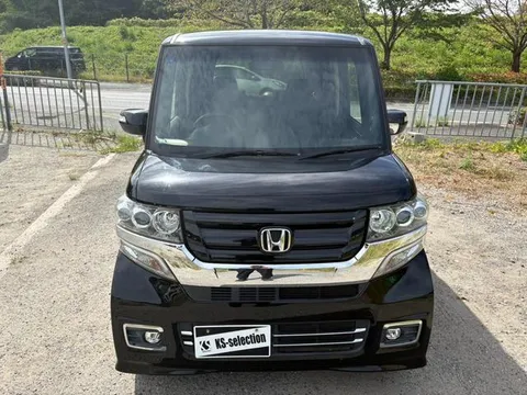 Honda N-BOX Custom