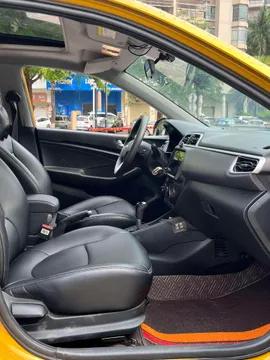 Hyundai Reina