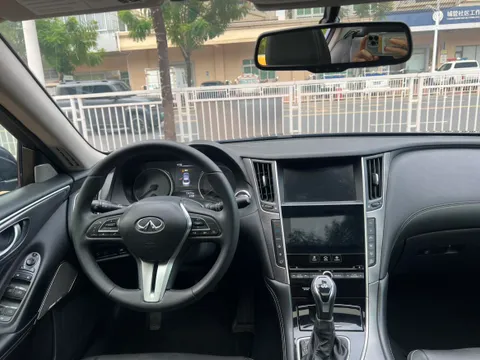 Infiniti Q50L