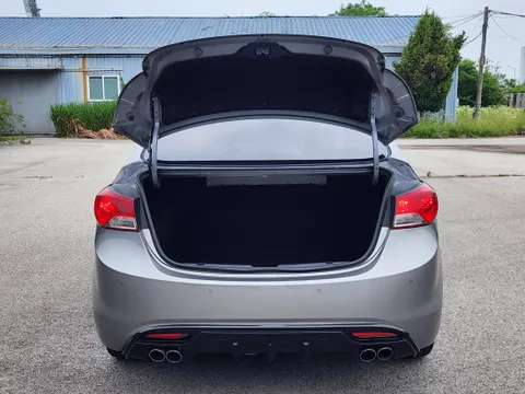 Hyundai Elantra (Avante)