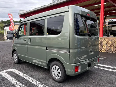 Mitsubishi Minicab Van