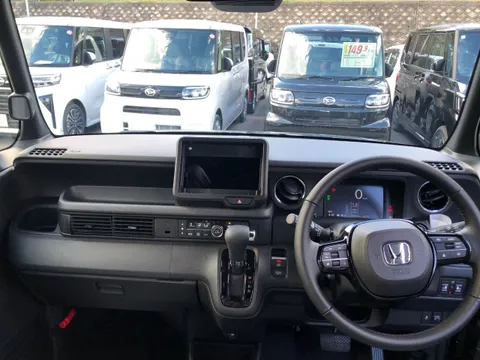 Honda N-BOX Custom