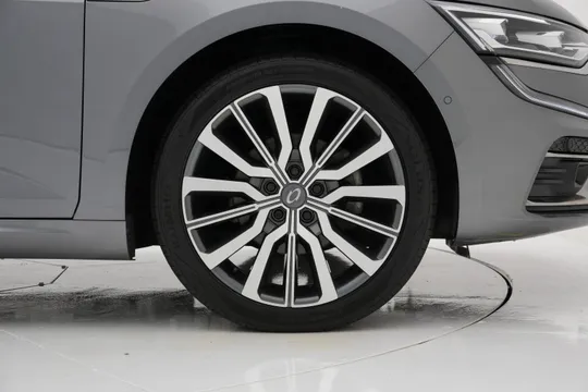 Renault Talisman (SM6)