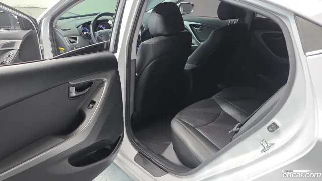 Hyundai Elantra (Avante)