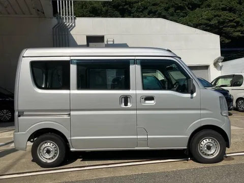 Mitsubishi Minicab Van
