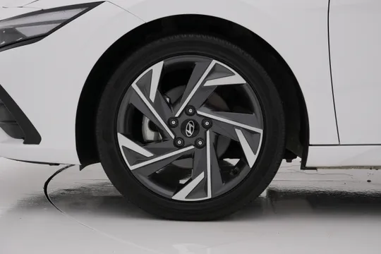 Hyundai Elantra (Avante)