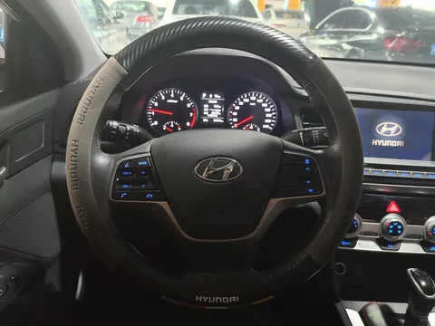 Hyundai Elantra (Avante)