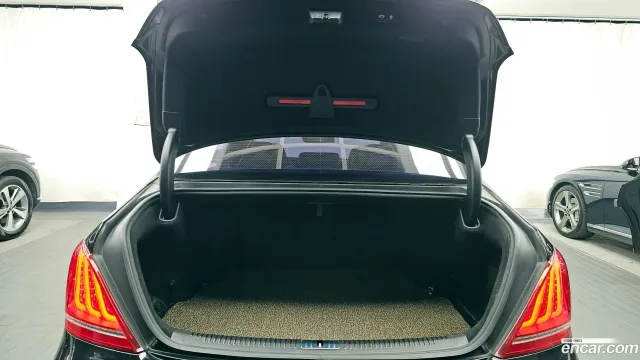 Genesis G90 (EQ900)