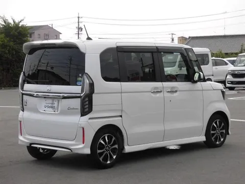 Honda N-BOX Custom