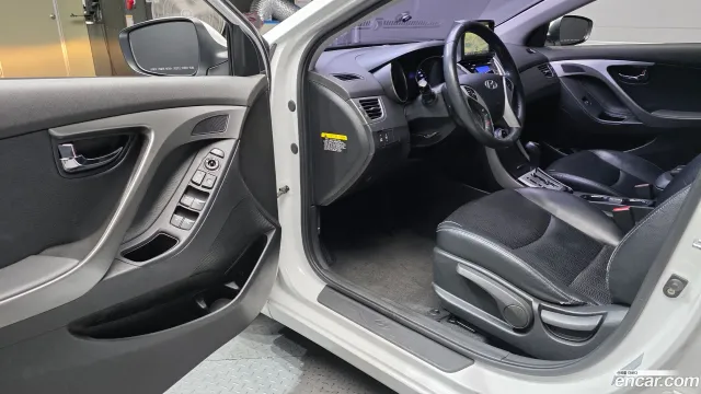 Hyundai Elantra (Avante)